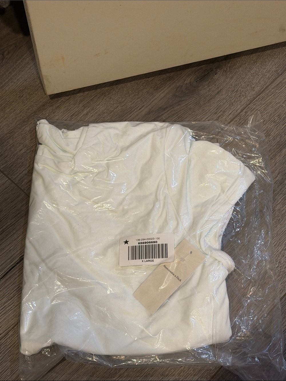 Abercrombie and Fitch Baby Tee Packaged White T-Shirt - X Large NEW